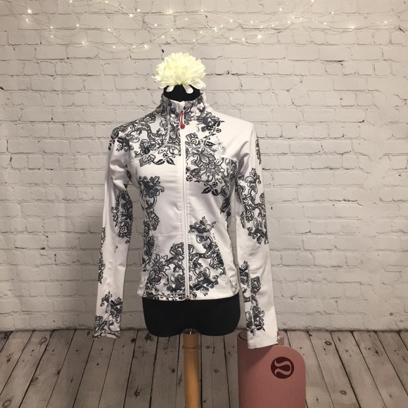 lululemon athletica Sweaters - 🧥 Lululemon Shape Up Jacket ** Rare Print